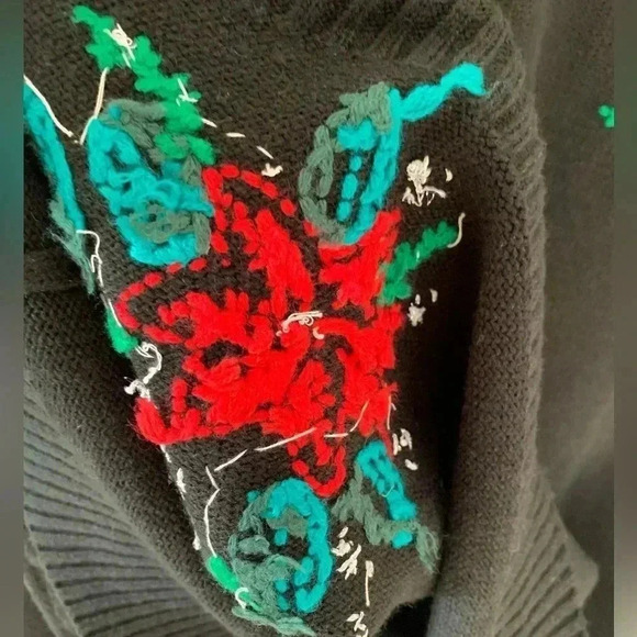 WHITE STAG  Embroidered Christmas Sweater - Picture 6 of 6